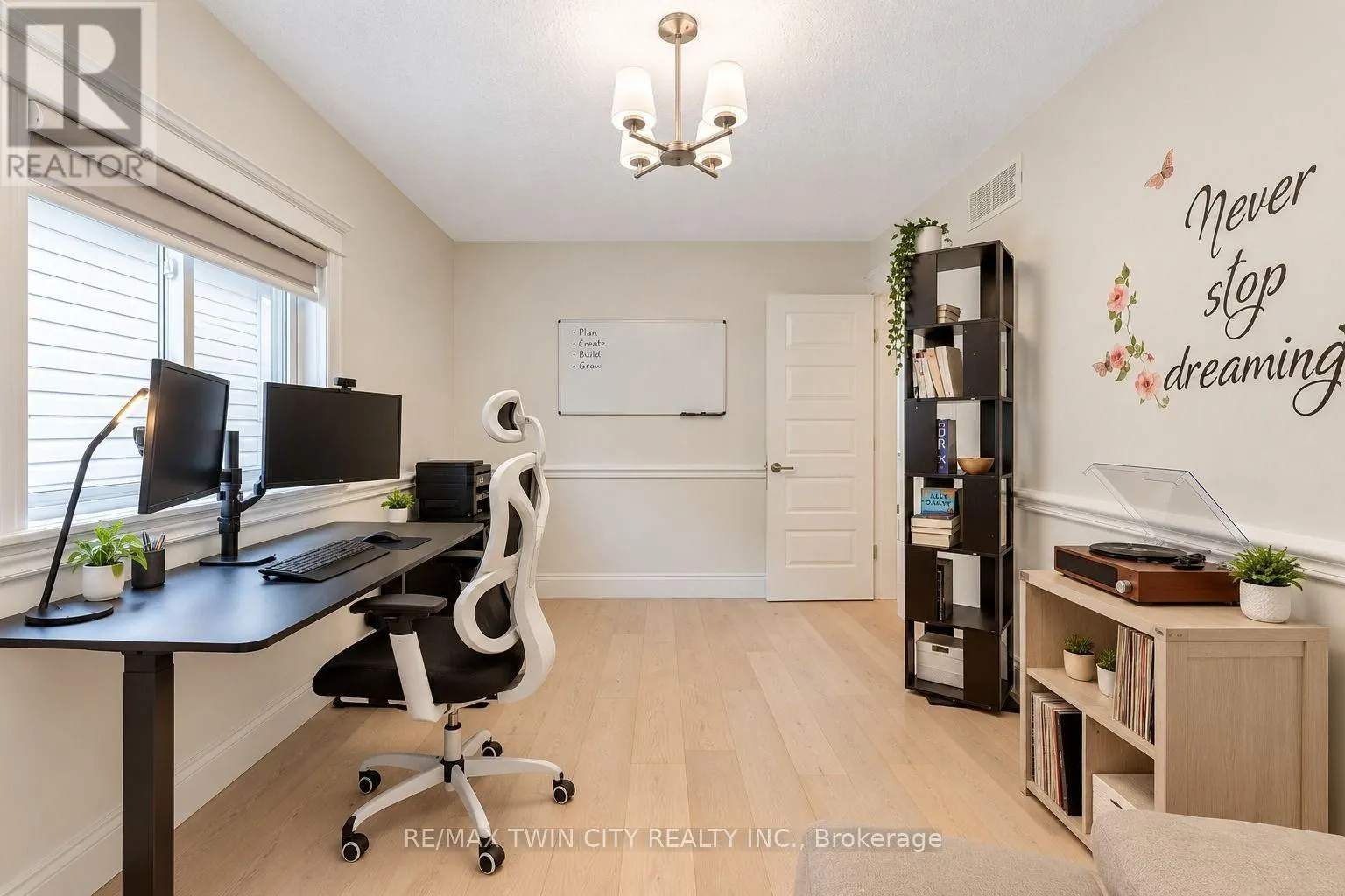 444 THOMAS SLEE DRIVE