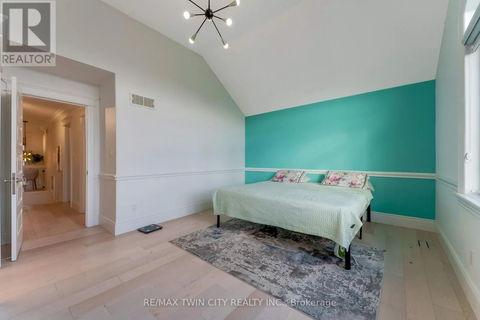 444 THOMAS SLEE DRIVE