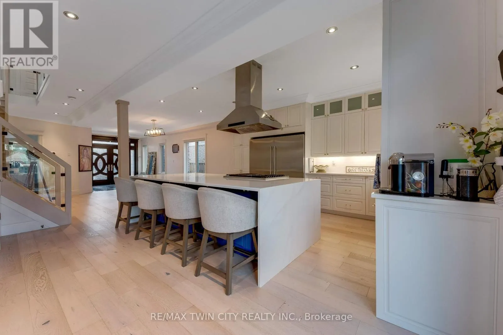 444 THOMAS SLEE DRIVE