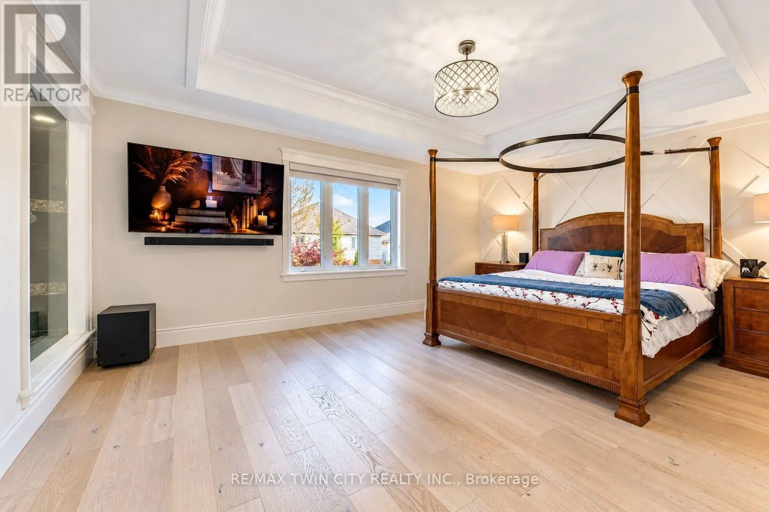 444 THOMAS SLEE DRIVE