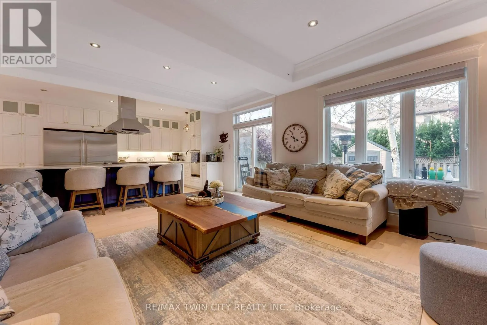 444 THOMAS SLEE DRIVE