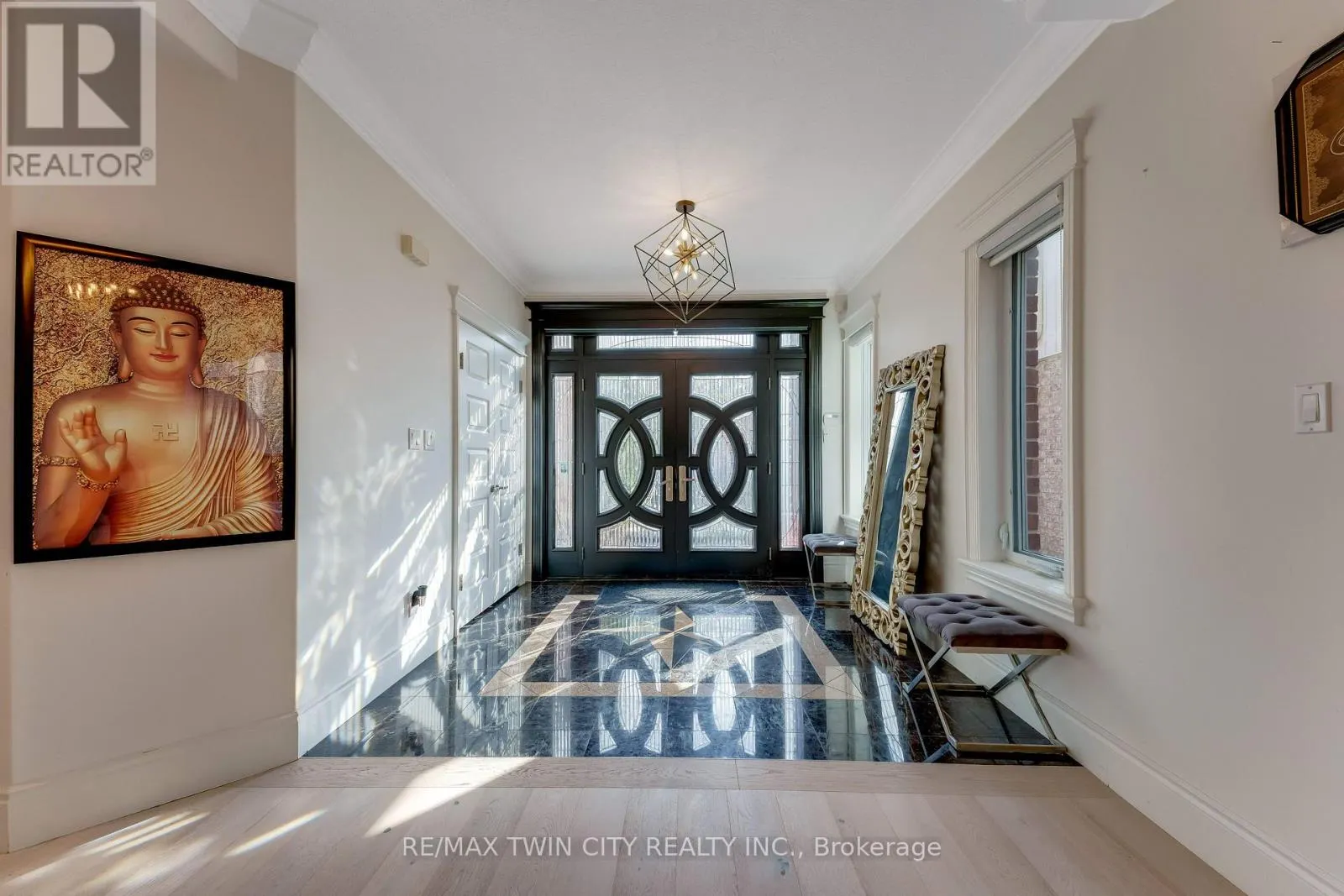 444 THOMAS SLEE DRIVE