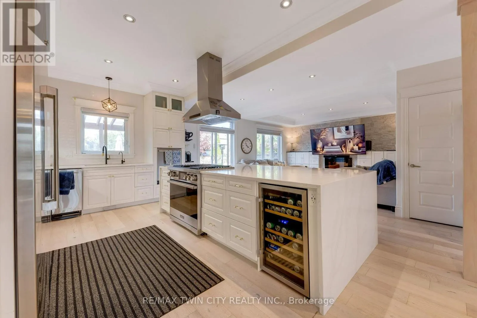 444 THOMAS SLEE DRIVE