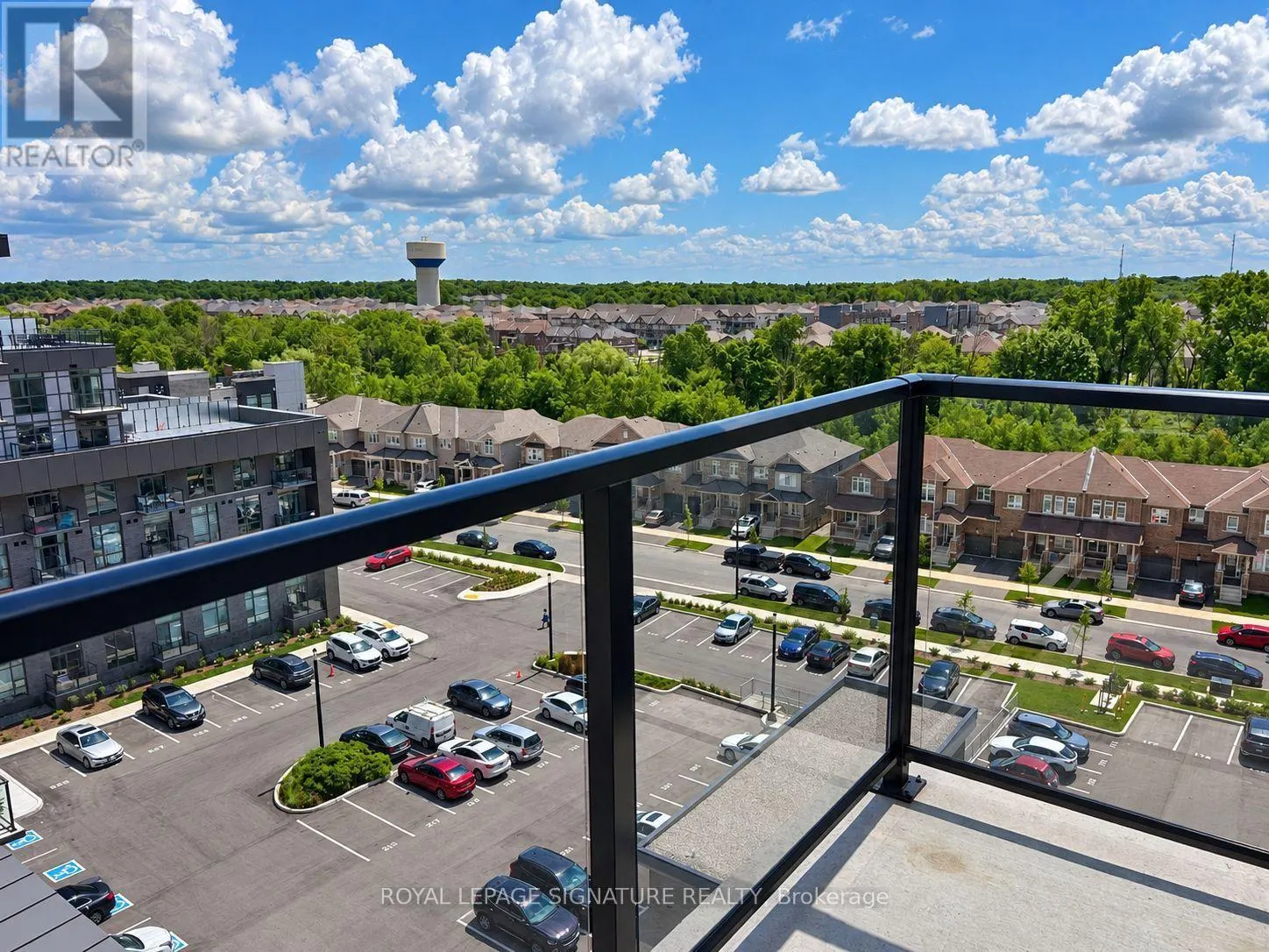 807 - 460 DUNDAS STREET E