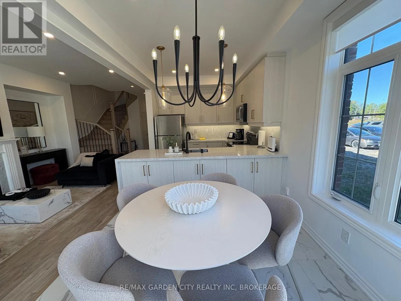 7460 BAYCREST COMMON