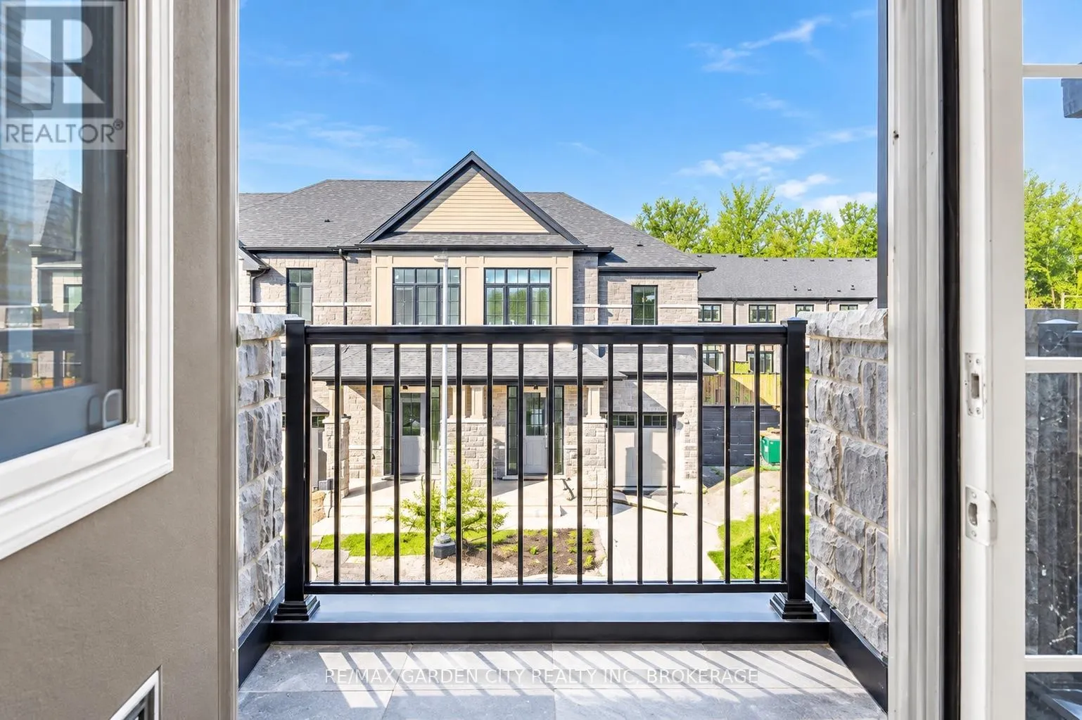 7460 BAYCREST COMMON