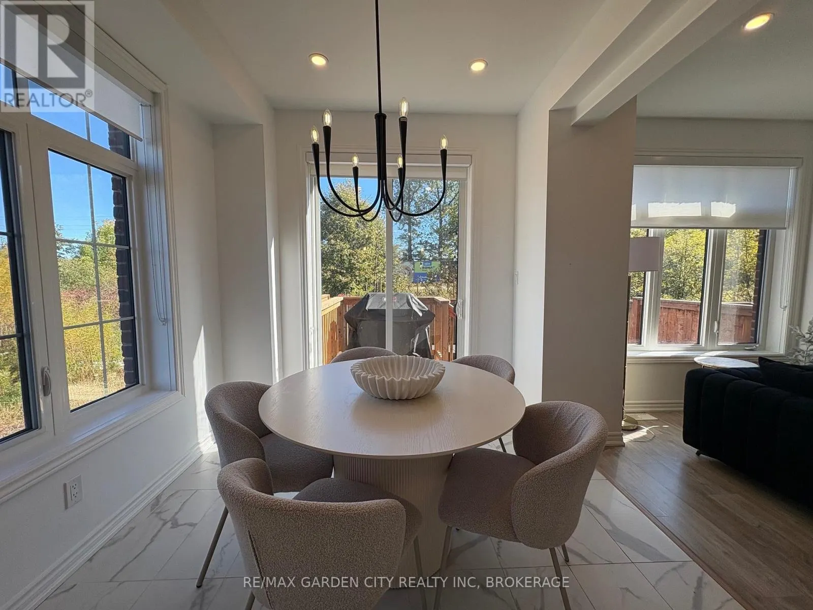 7460 BAYCREST COMMON