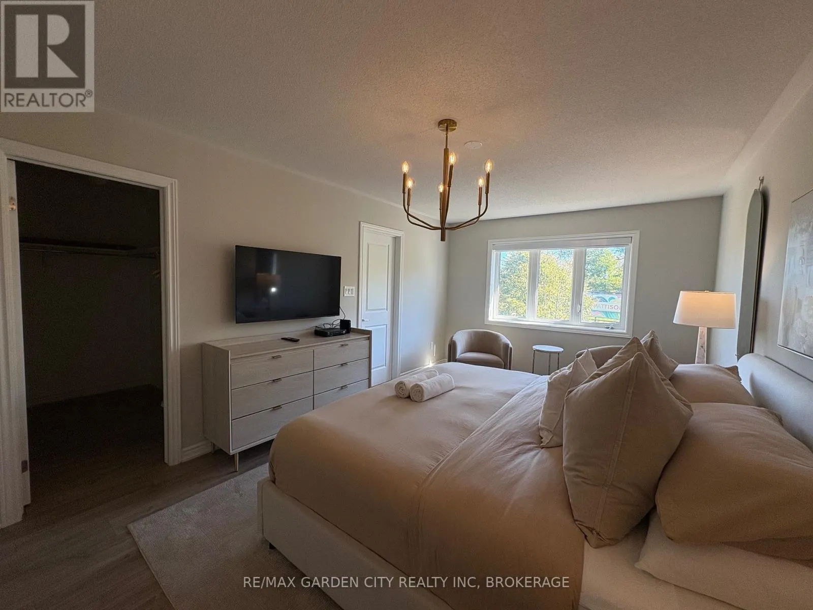 7460 BAYCREST COMMON