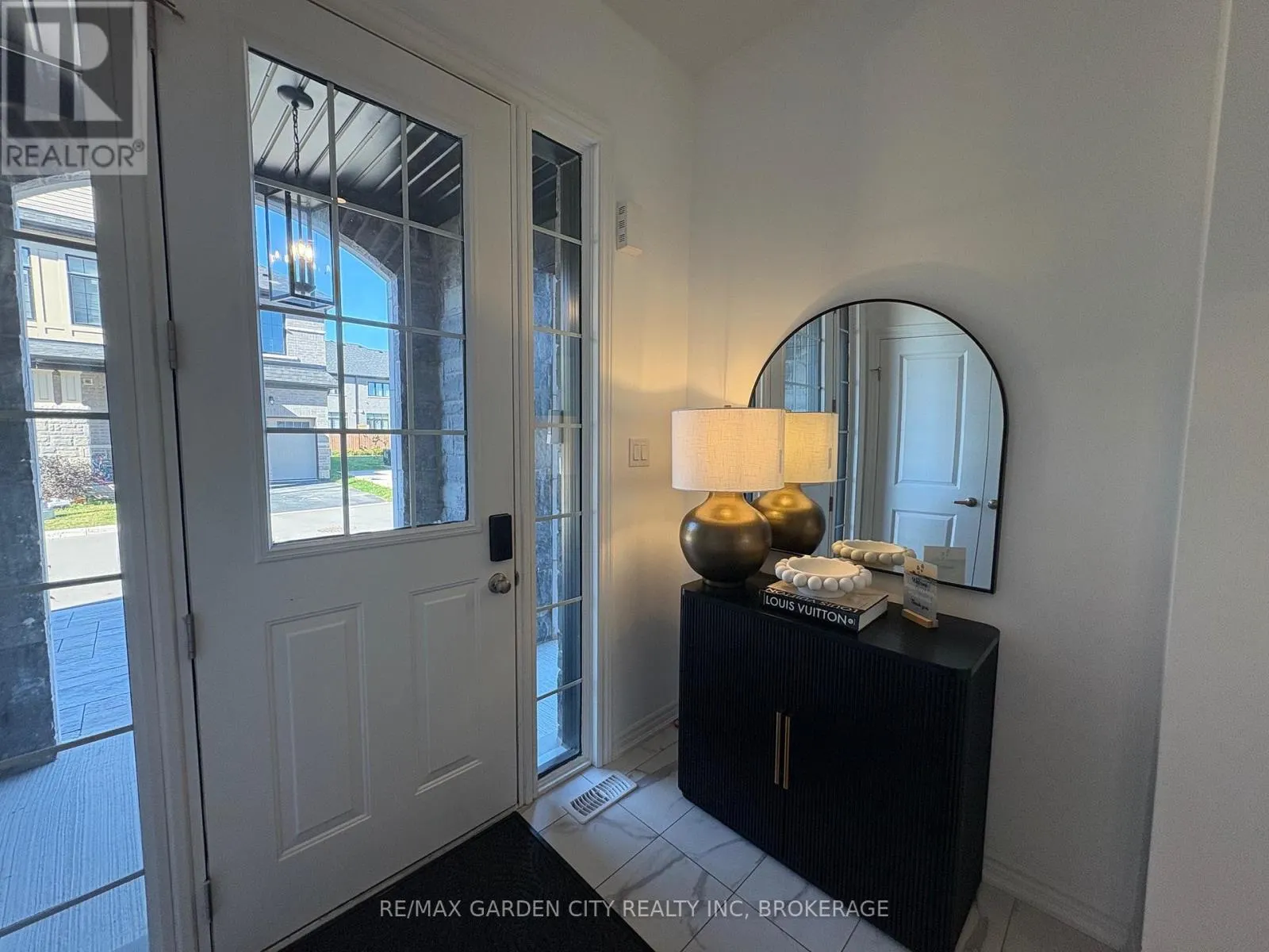 7460 BAYCREST COMMON