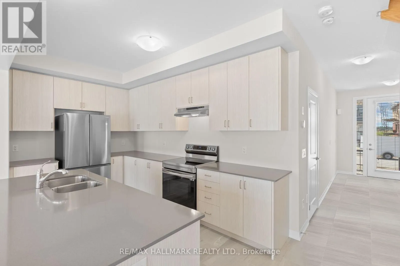 16 CROSSMORE CRESCENT