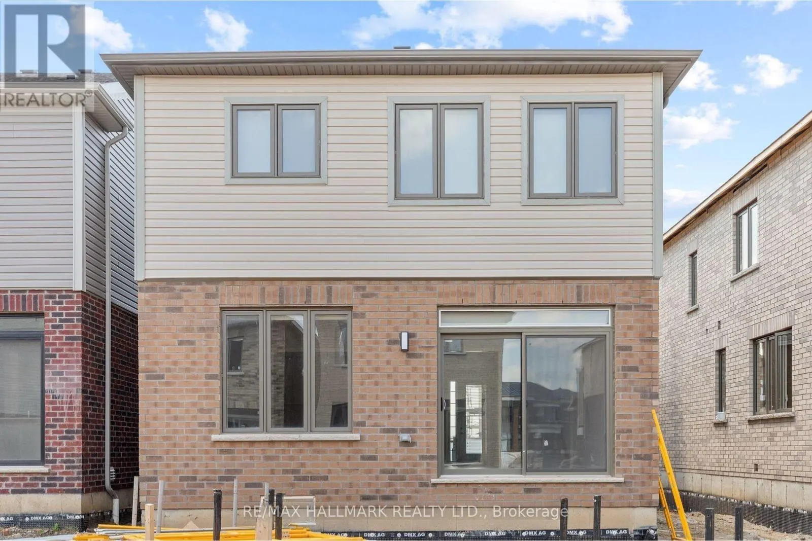 16 CROSSMORE CRESCENT