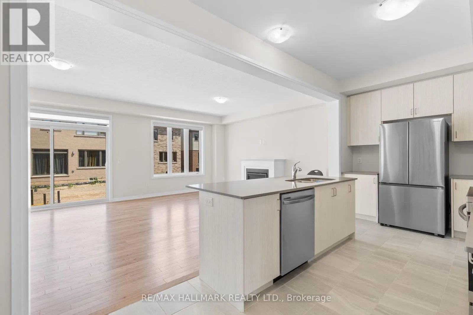 16 CROSSMORE CRESCENT