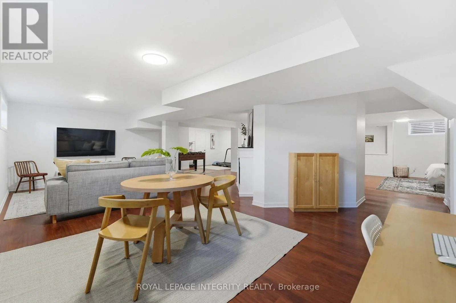125 WEST RIDGE DRIVE