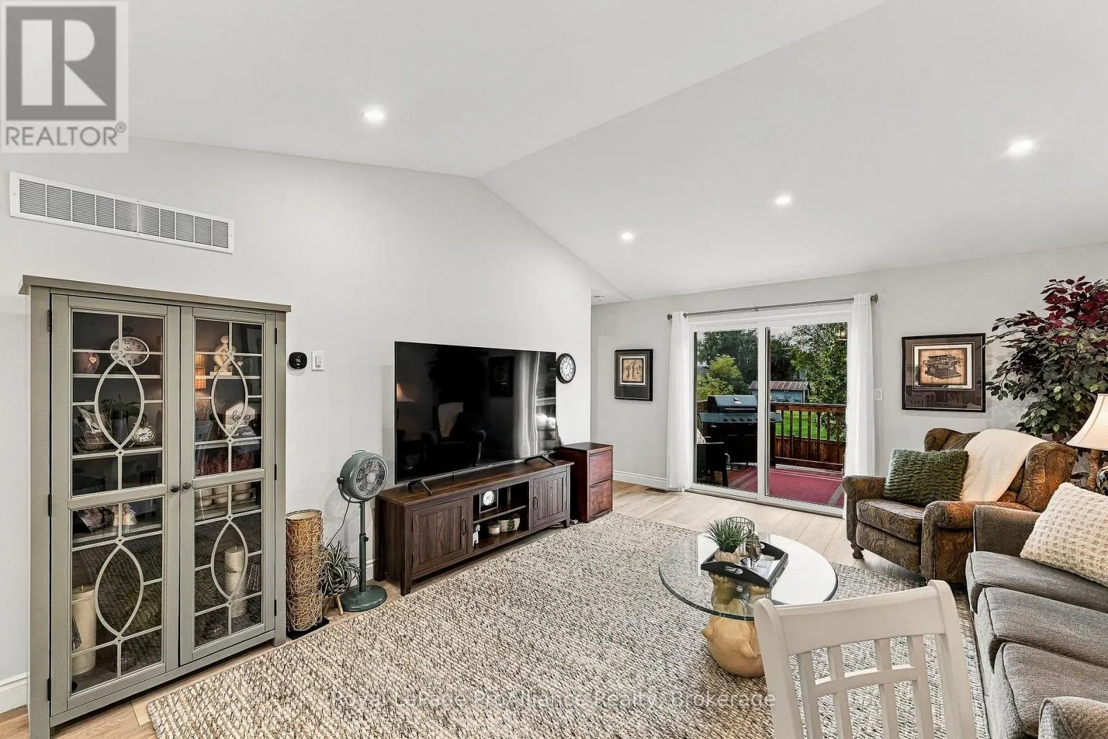 17 CLAYTON JOHN AVENUE