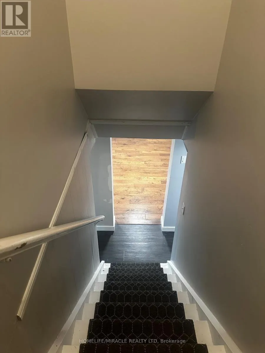 10 GREENWOOD AVENUE