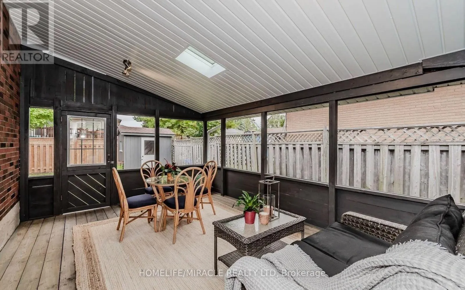 10 GREENWOOD AVENUE