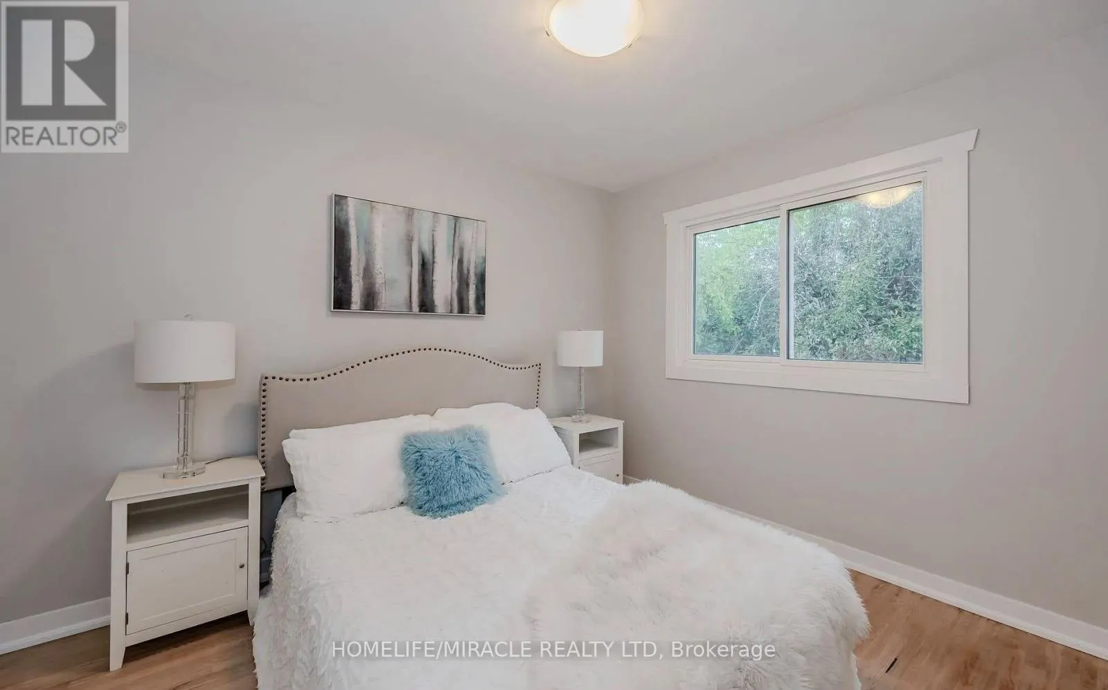 10 GREENWOOD AVENUE