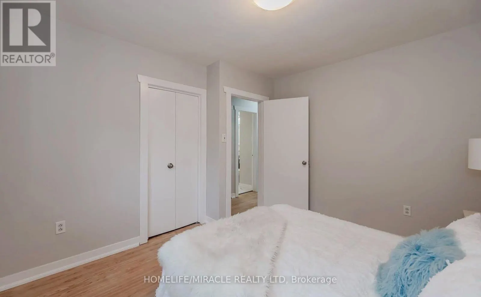 10 GREENWOOD AVENUE
