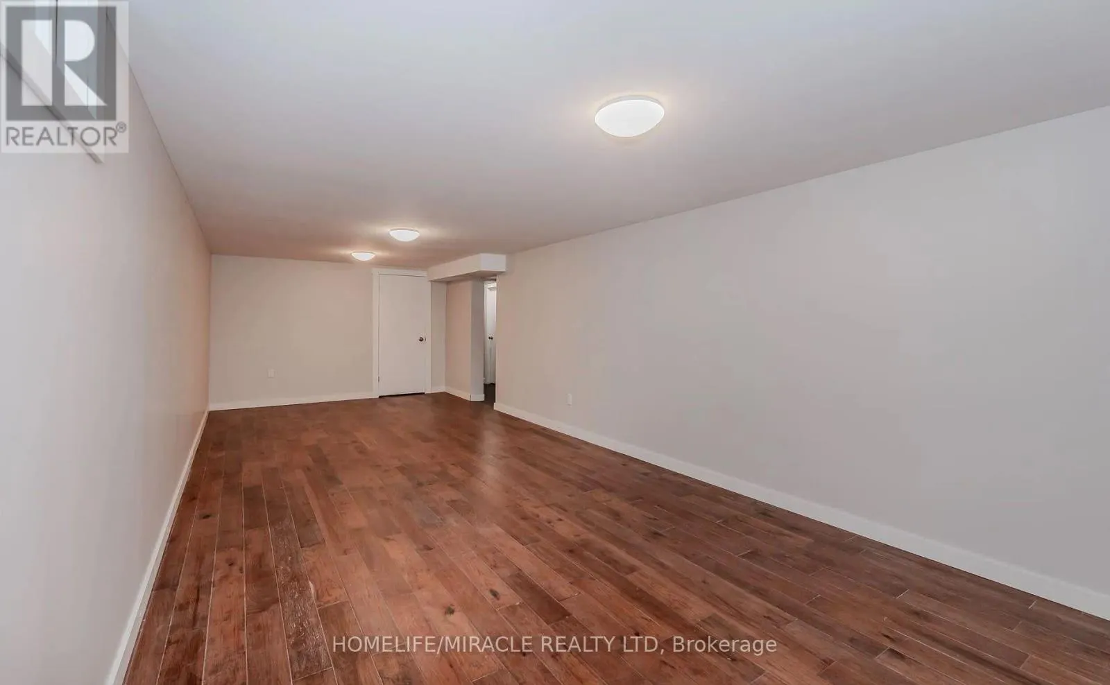 10 GREENWOOD AVENUE
