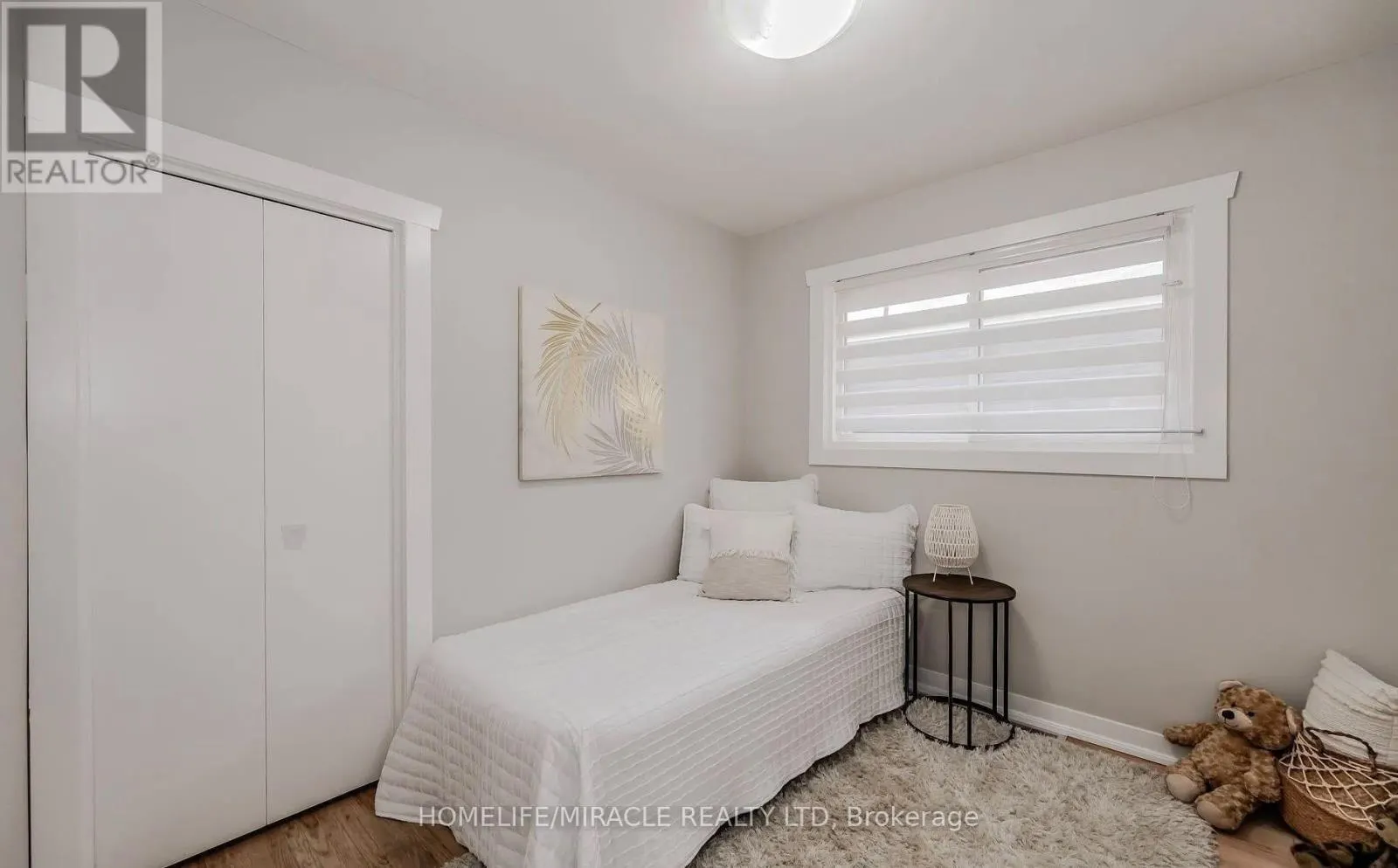 10 GREENWOOD AVENUE