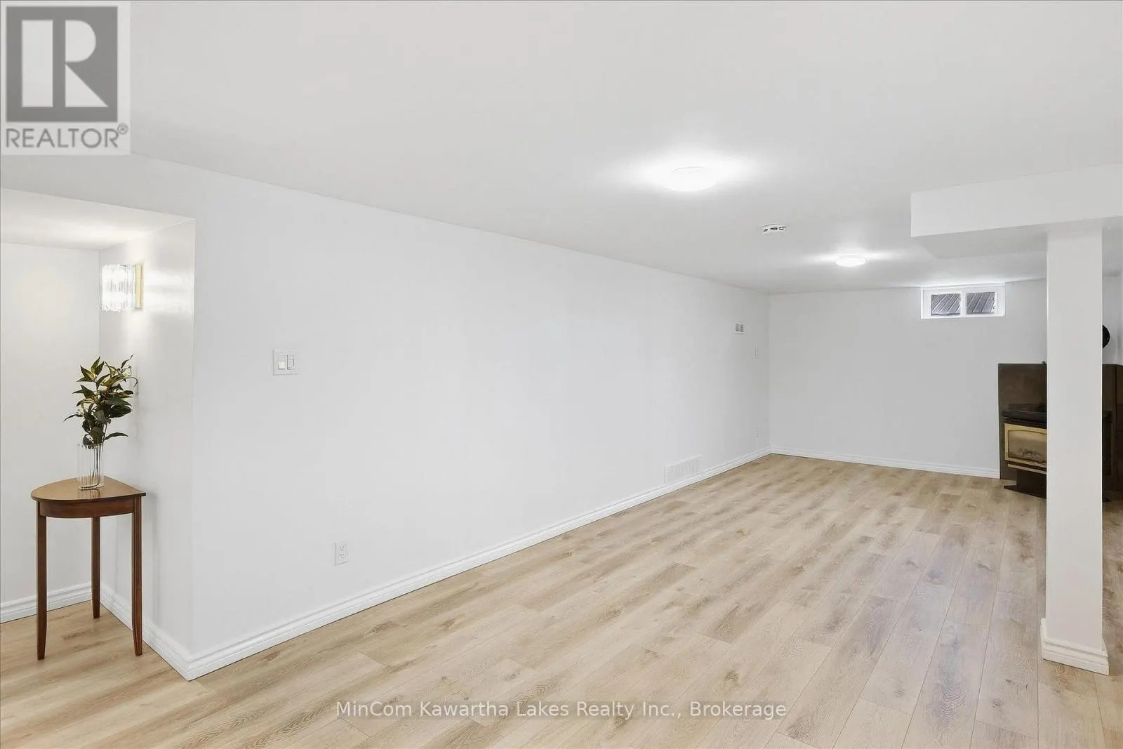 398 APPLEGROVE AVENUE