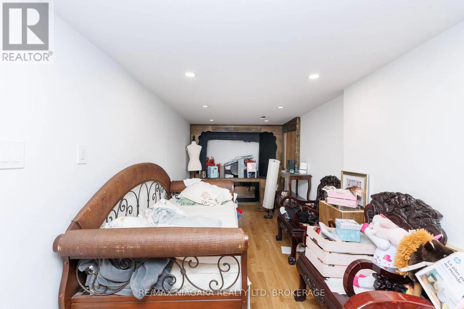 33 COLONEL LYALL STREET