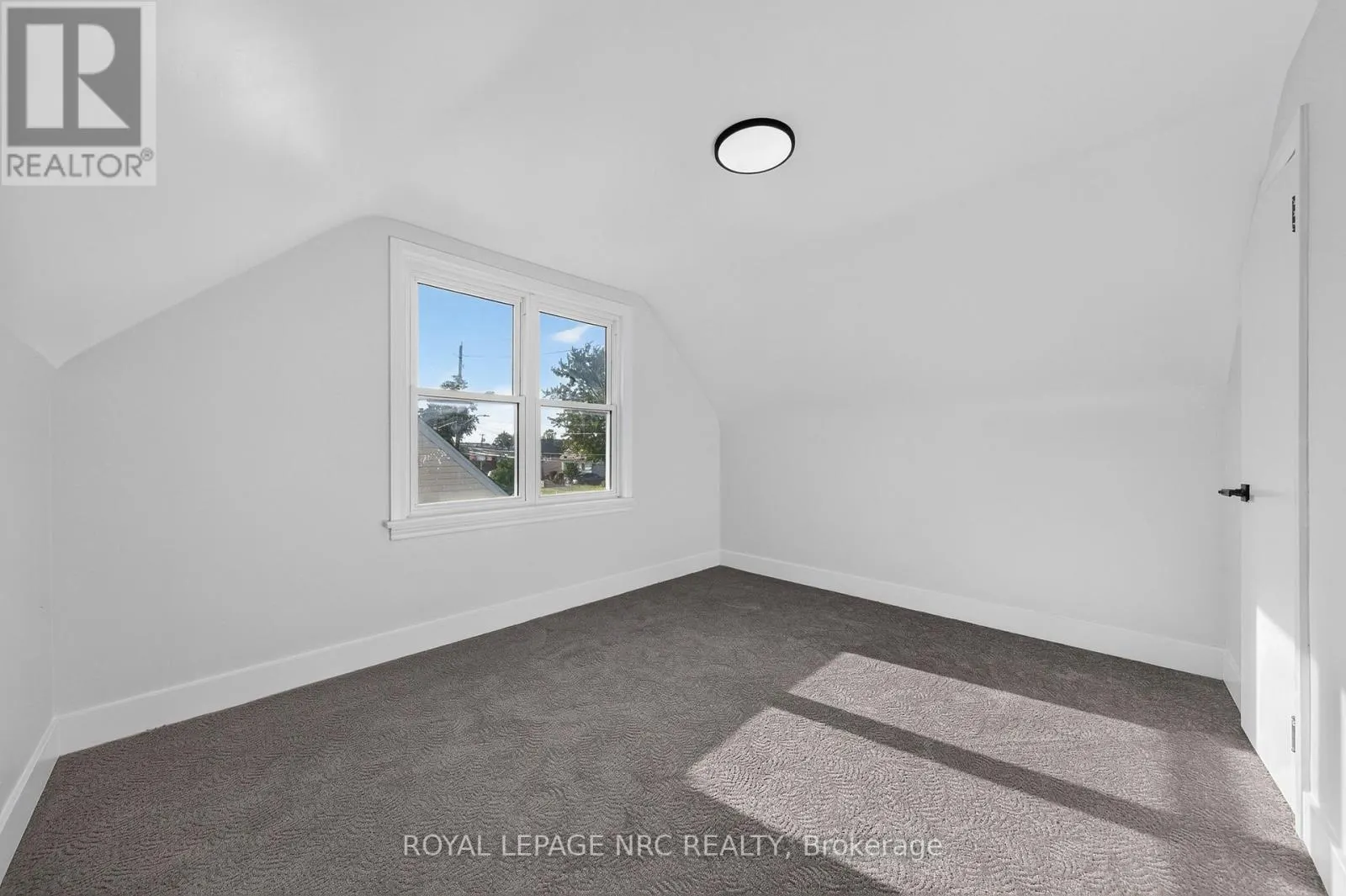 12 ADMIRAL ROAD