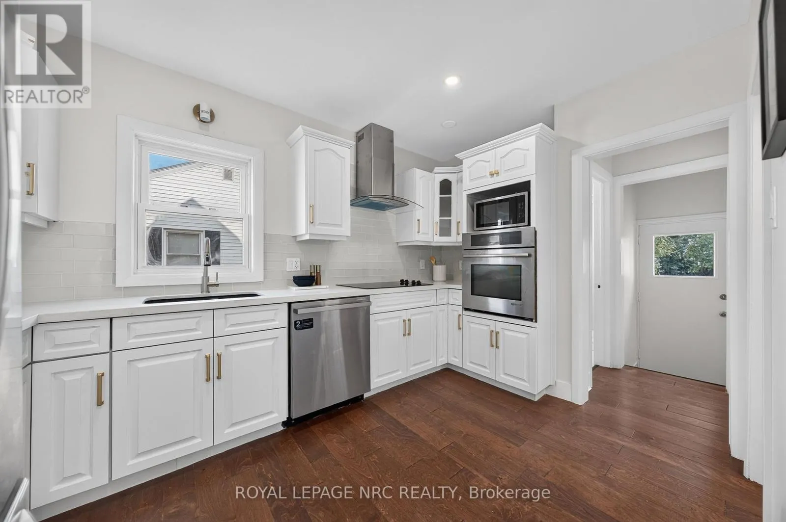 12 ADMIRAL ROAD
