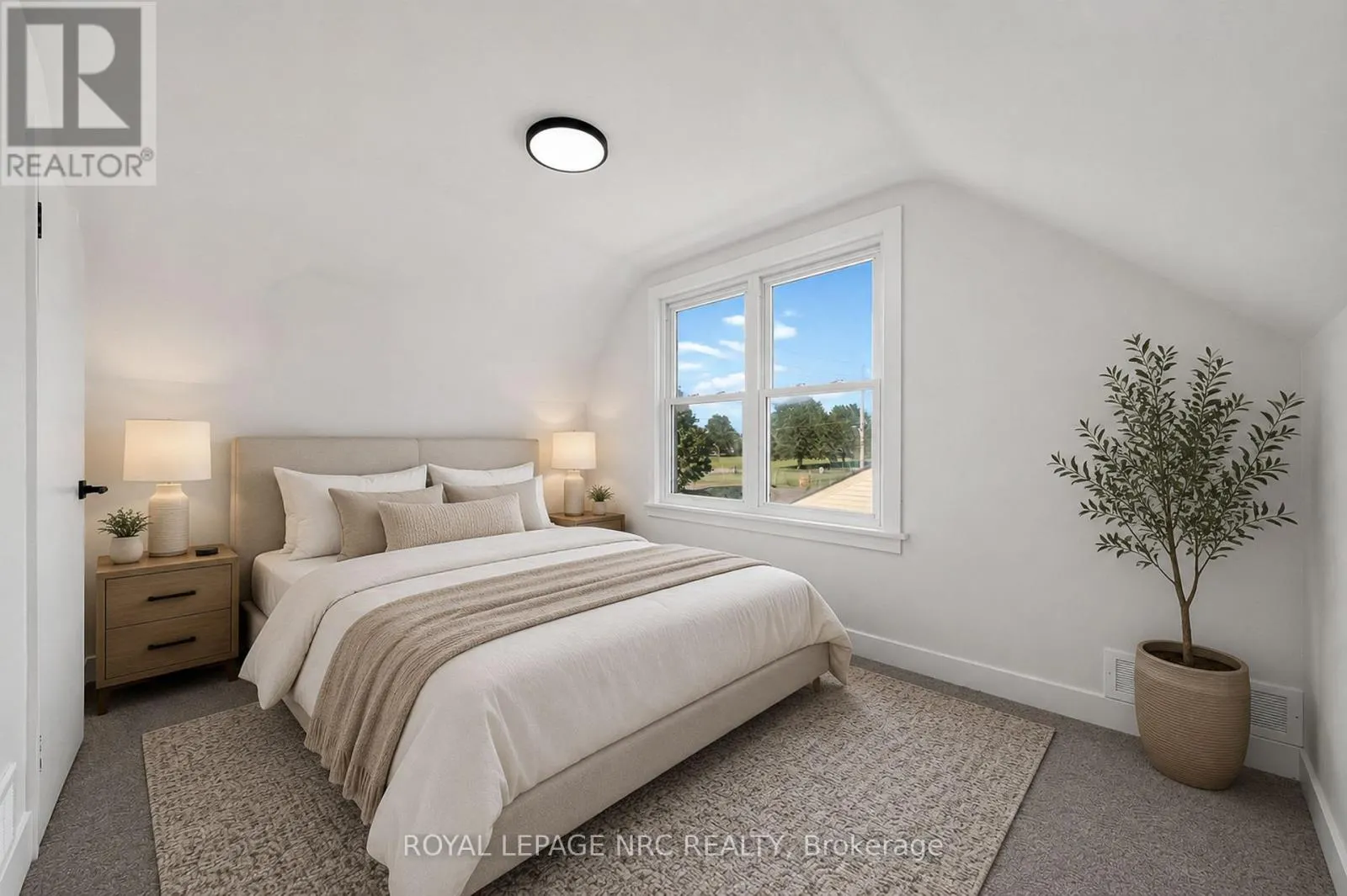 12 ADMIRAL ROAD
