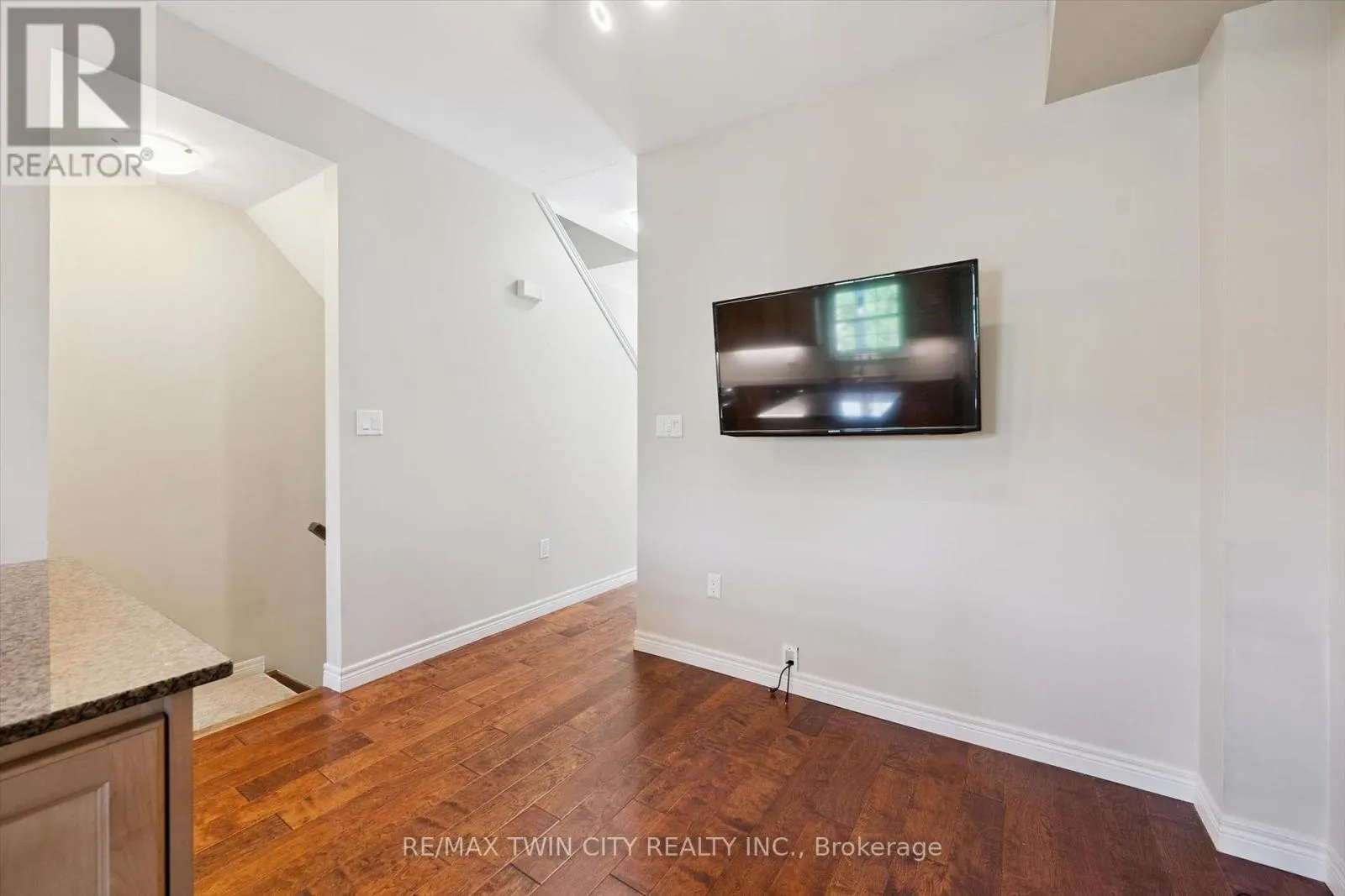 4 CHELTENHAM MEWS