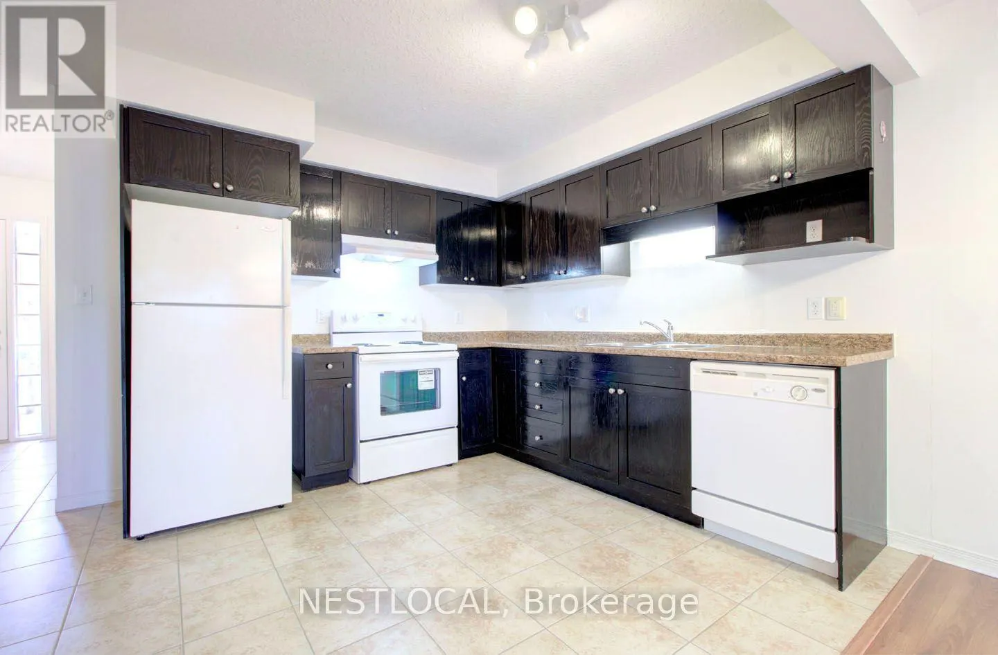 11 - 10 FALLOWFIELD DRIVE