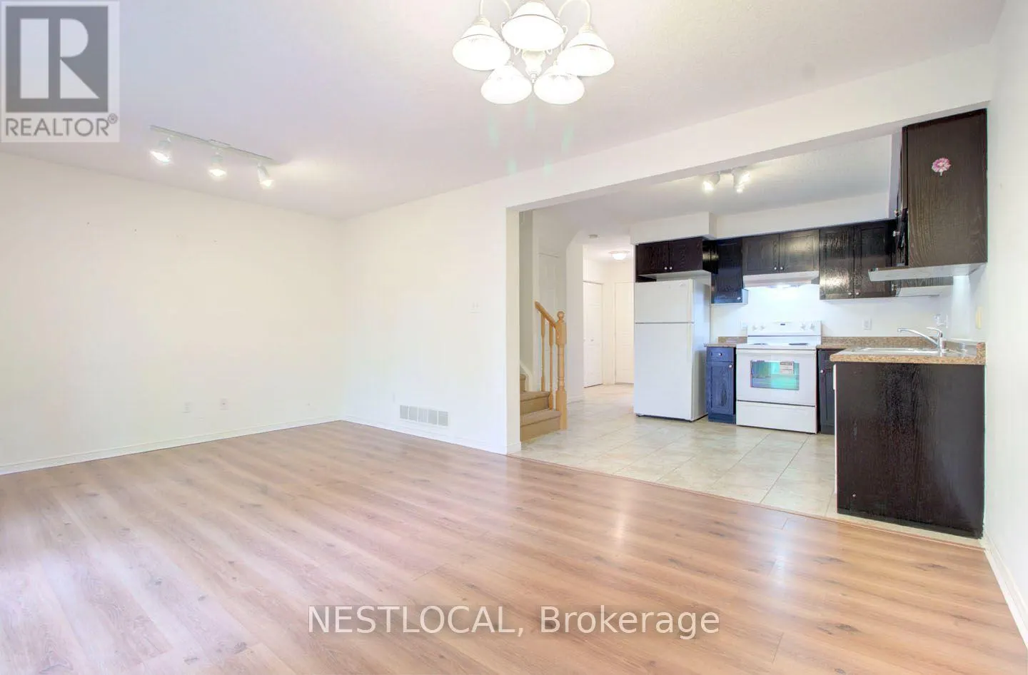 11 - 10 FALLOWFIELD DRIVE