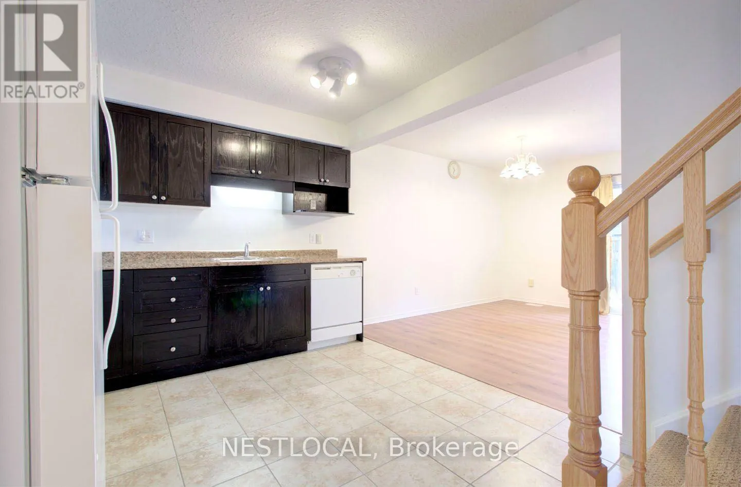 11 - 10 FALLOWFIELD DRIVE