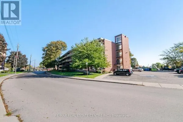 204 - 11 WOODMAN DRIVE S