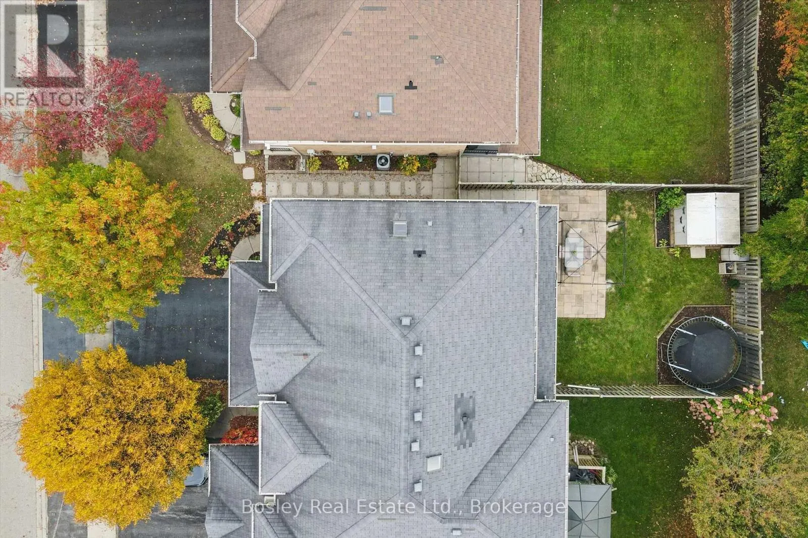 8 WALKER WAY