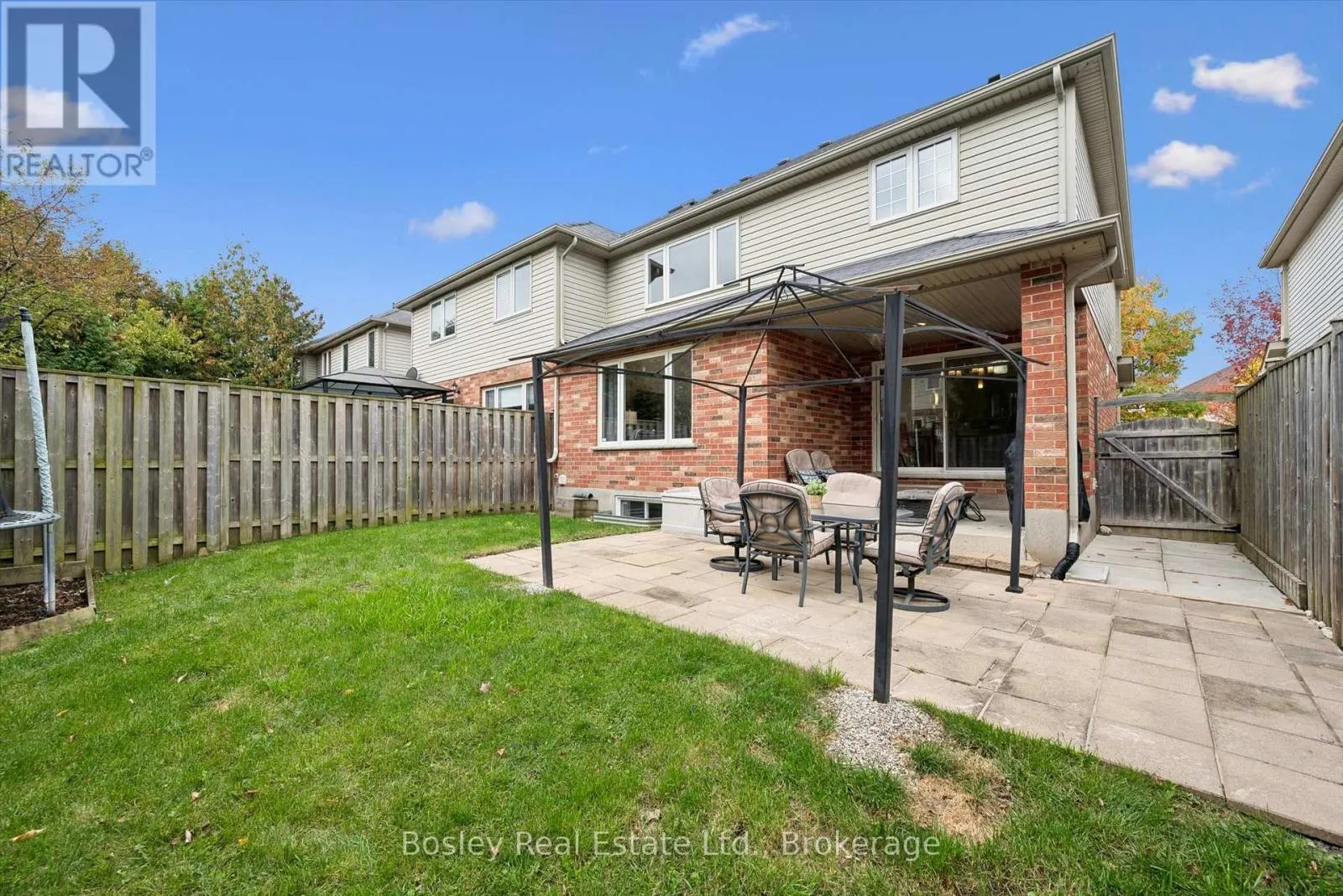 8 WALKER WAY