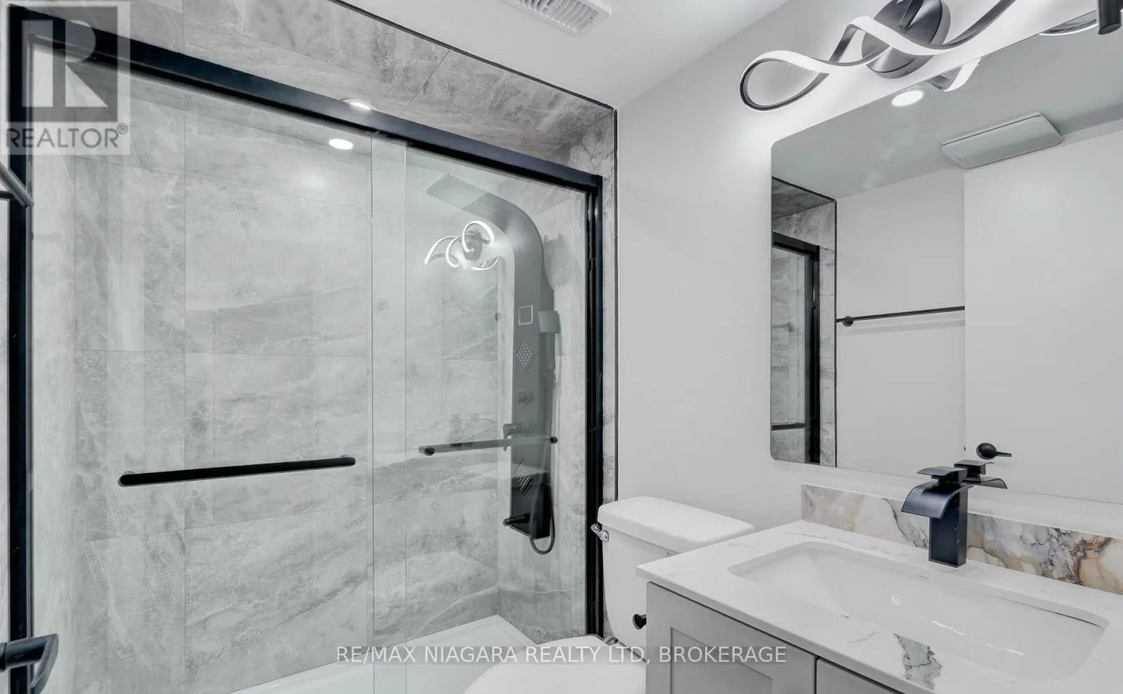 LOWER UNIT - 210 MACKAN STREET #Lower Unit