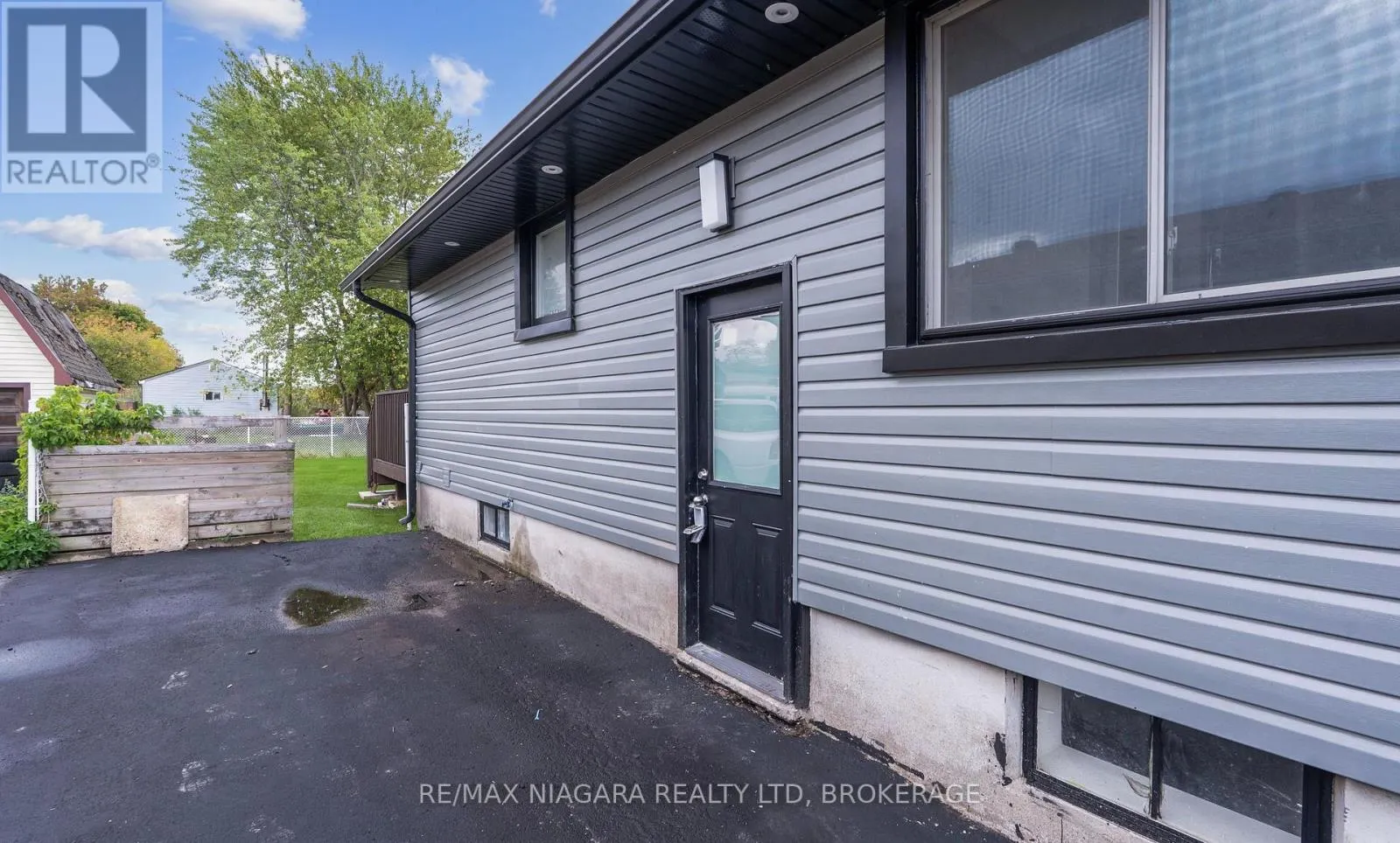LOWER UNIT - 210 MACKAN STREET #Lower Unit