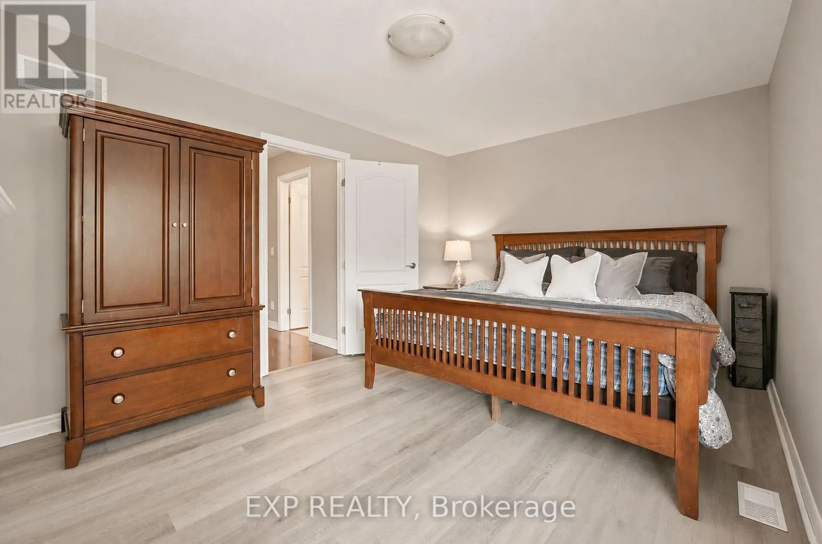 1 - 495 LINWELL ROAD #1