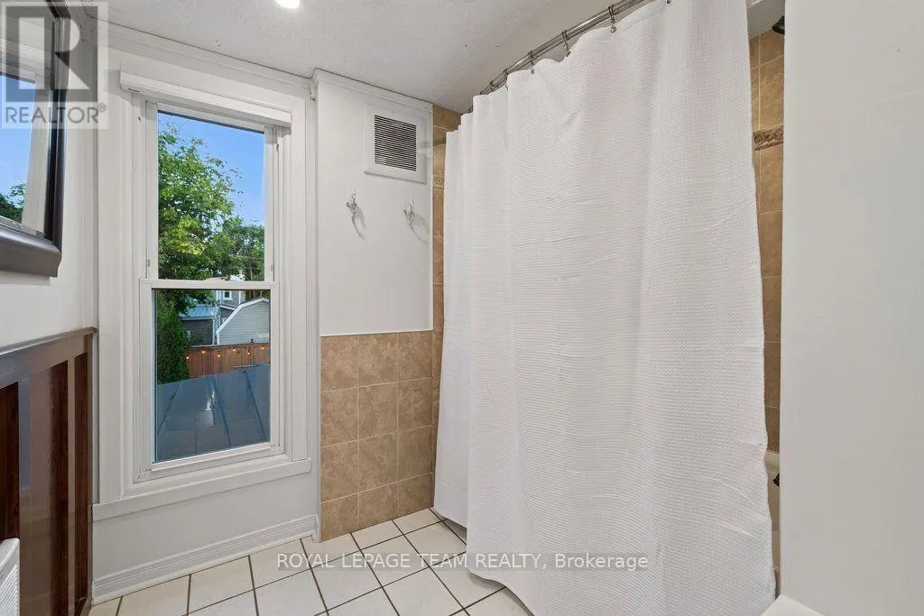 249 HINCHEY AVENUE