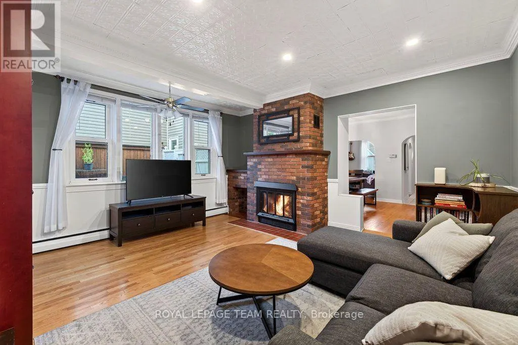 249 HINCHEY AVENUE