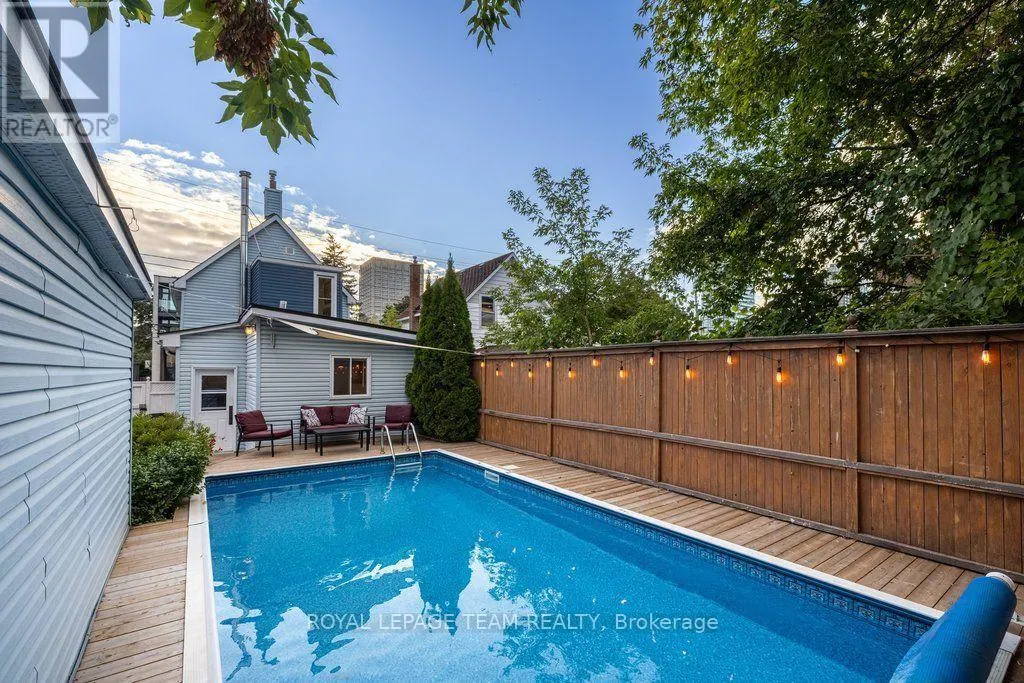 249 HINCHEY AVENUE