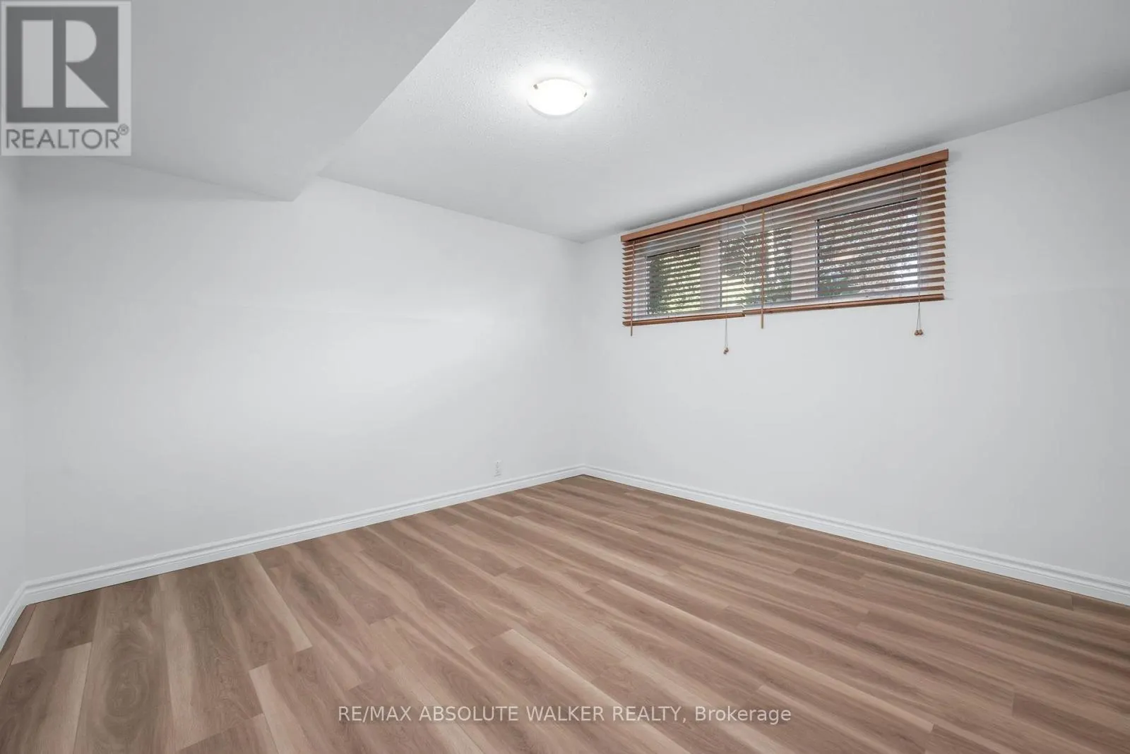 5 WEST HERRINGTON COURT
