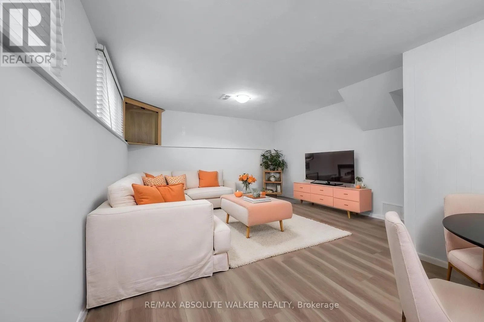 5 WEST HERRINGTON COURT