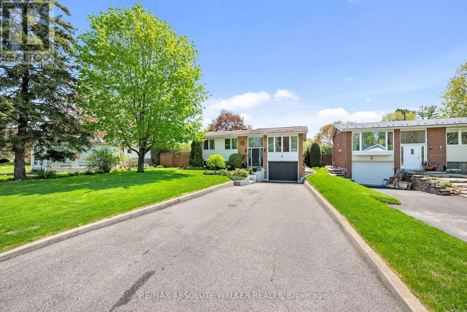 5 WEST HERRINGTON COURT