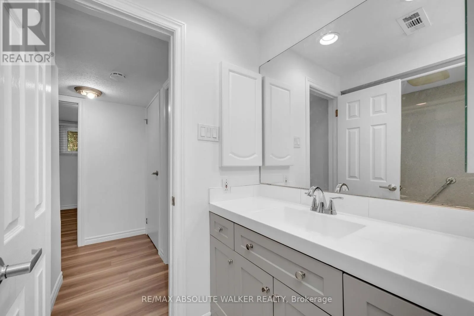 5 WEST HERRINGTON COURT