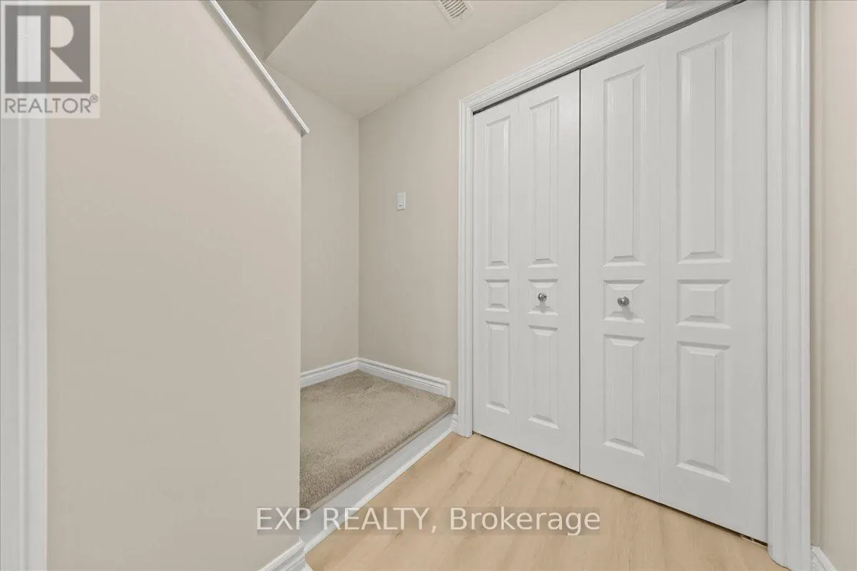 328 SERENADE CRESCENT