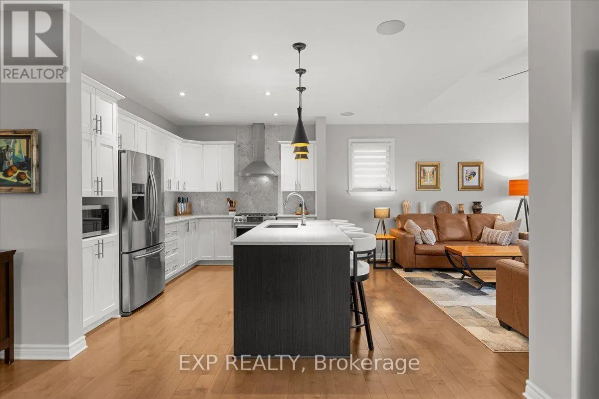 328 SERENADE CRESCENT