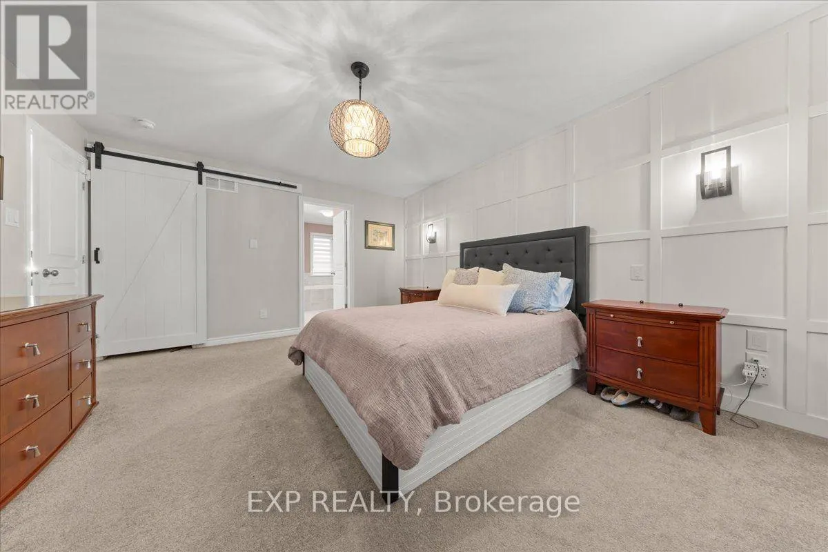 328 SERENADE CRESCENT