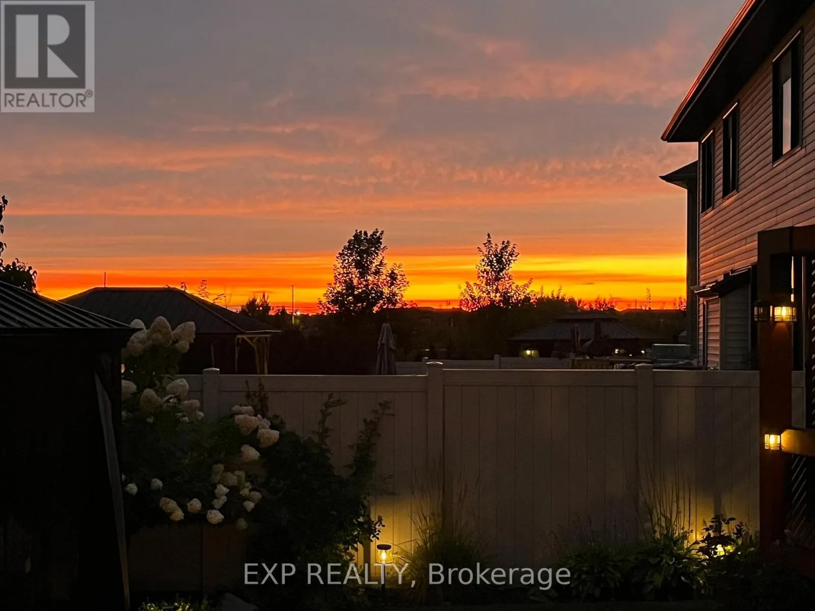 328 SERENADE CRESCENT